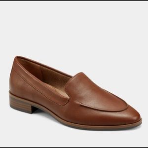 Aerosoles East Side Loafers in Dark Tan